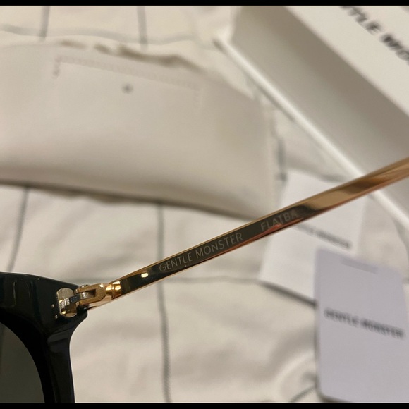 Gentle Monster MERLYNN 01 Black Sunglasses - Picture 3 of 5